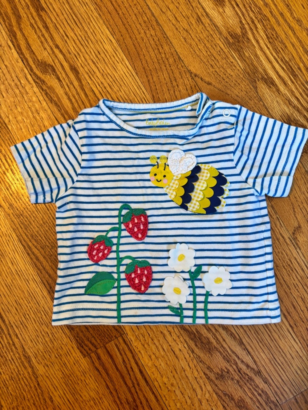 Baby Boden 3-6m Tee with Bee and Strawberry Appliqué